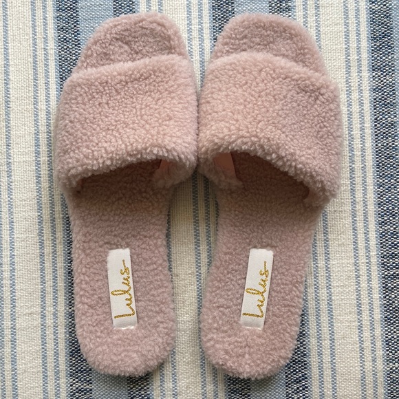 Lulu’s Sherpa Slippers - Picture 1 of 2